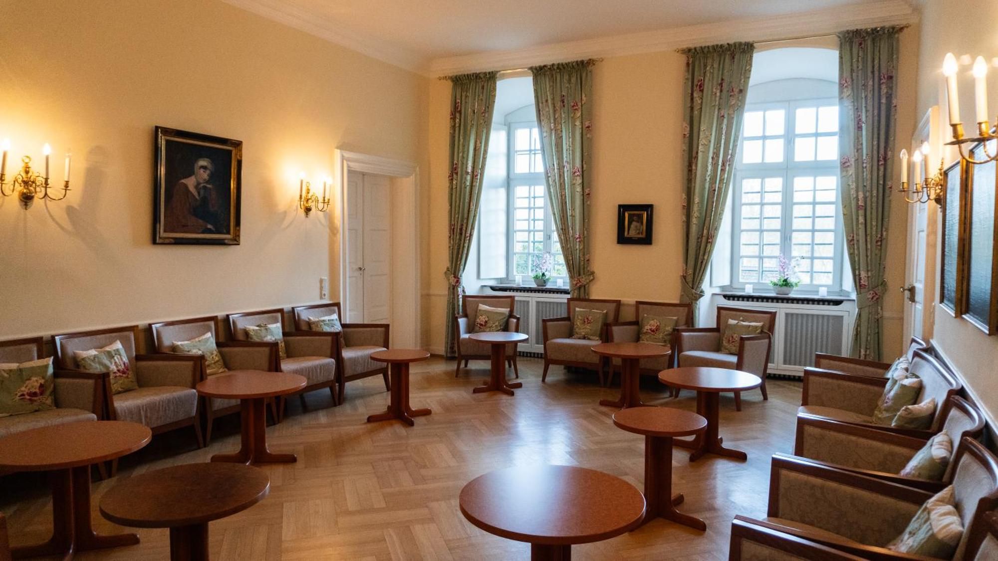 Hotel Schloss Hoehnscheid Bad Arolsen Exteriör bild
