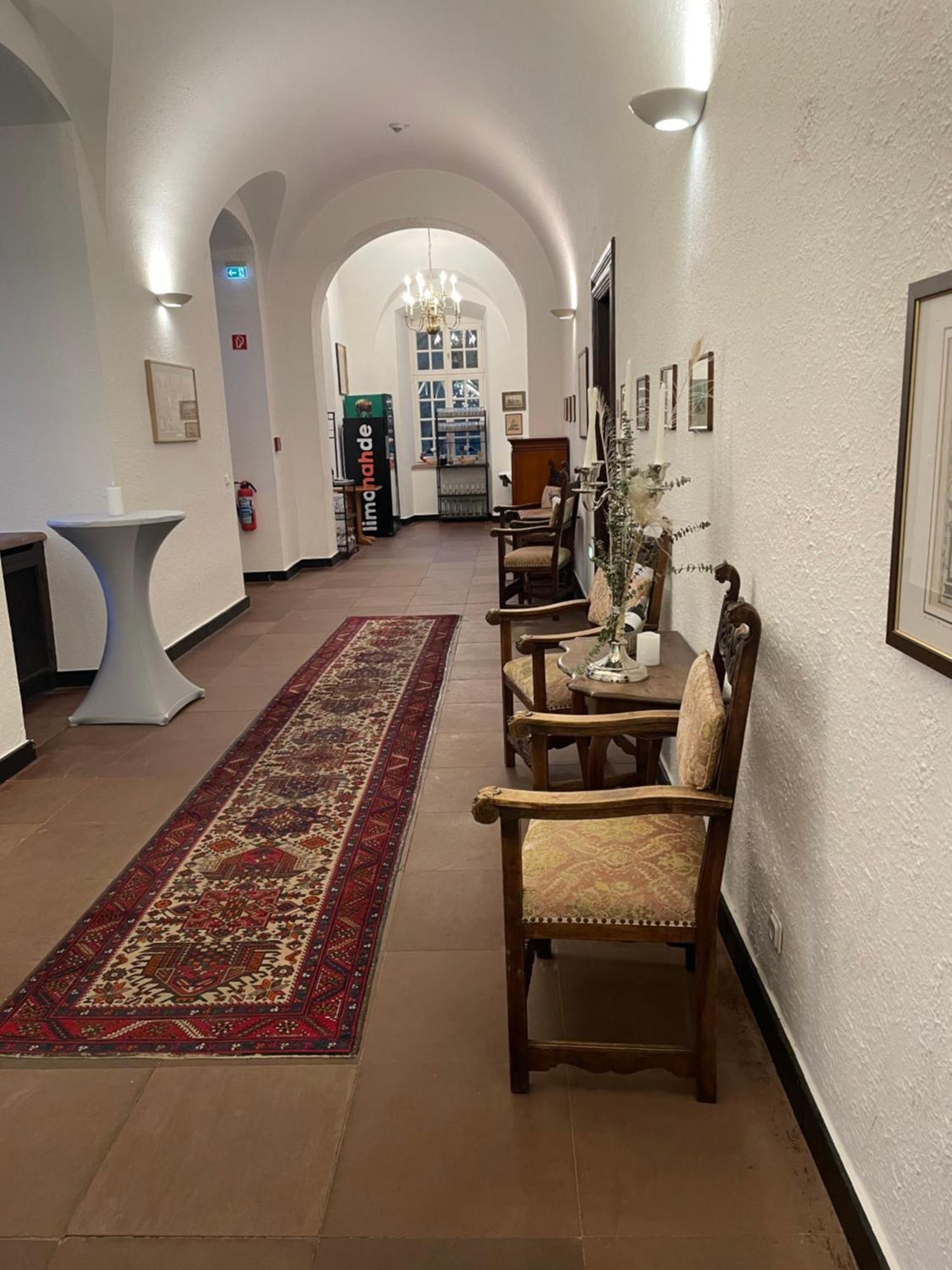 Hotel Schloss Hoehnscheid Bad Arolsen Exteriör bild
