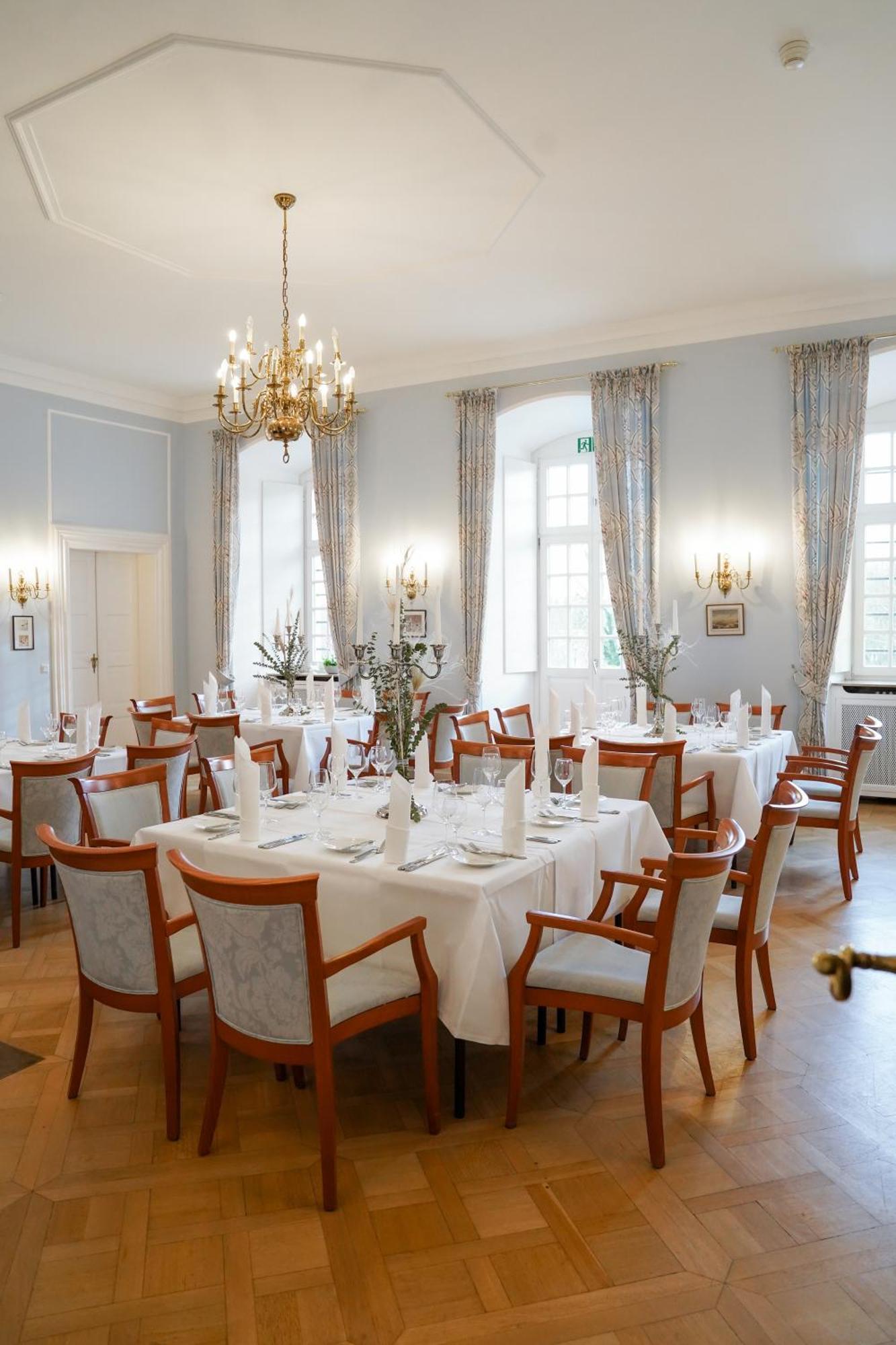 Hotel Schloss Hoehnscheid Bad Arolsen Exteriör bild