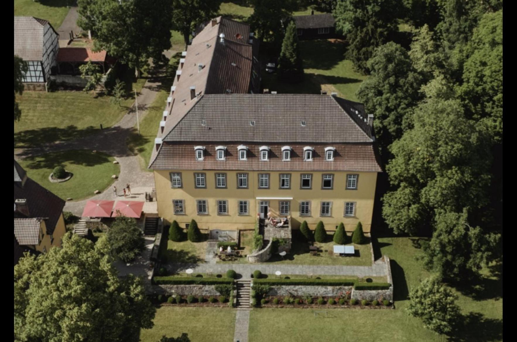 Hotel Schloss Hoehnscheid Bad Arolsen Exteriör bild