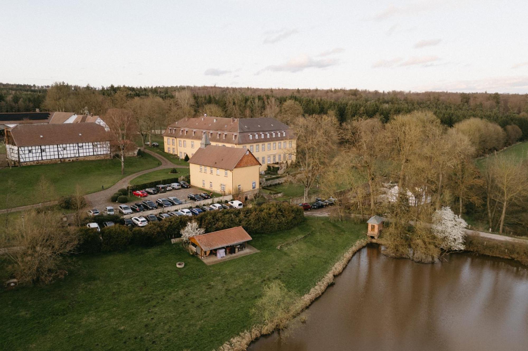 Hotel Schloss Hoehnscheid Bad Arolsen Exteriör bild